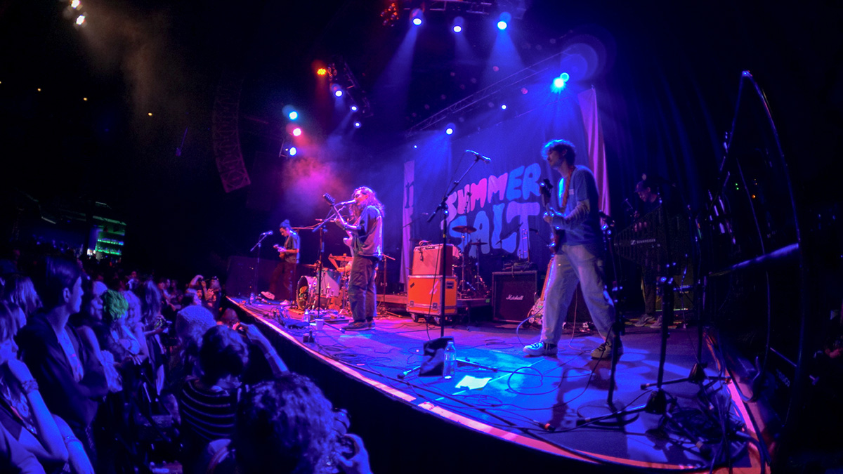 Mom Jeans. took over the Summit Music Hall last Tuesday (Photos: Oliver Thieme)