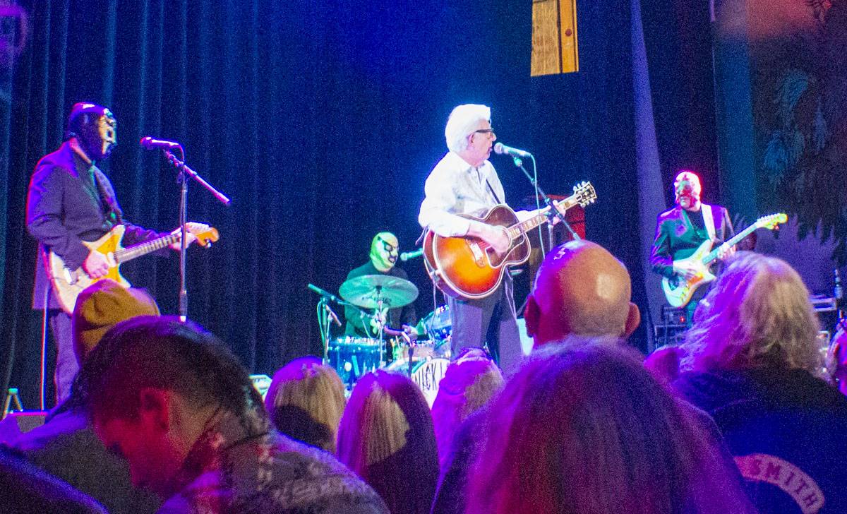  Nick Lowe was backed by the mighty Los Straitjackets at The Oriental Theater last Tuesday night. (Photos: Billy Thieme) 
